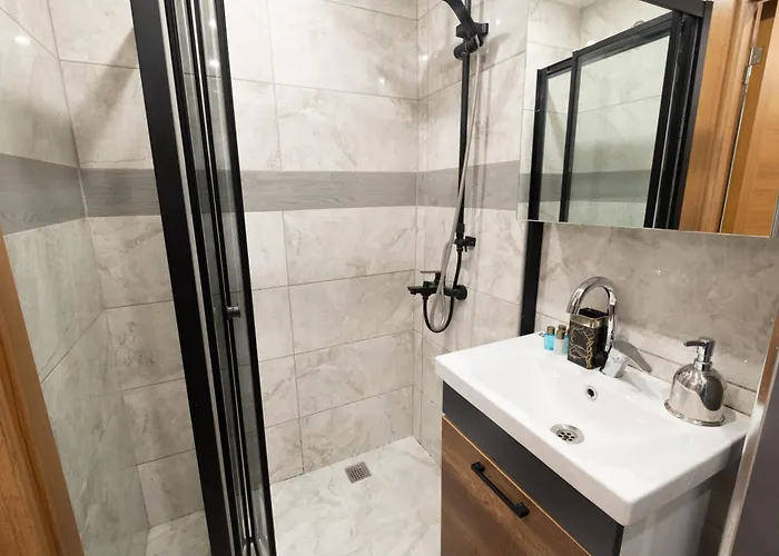 Deluxe 2 اسطنبول